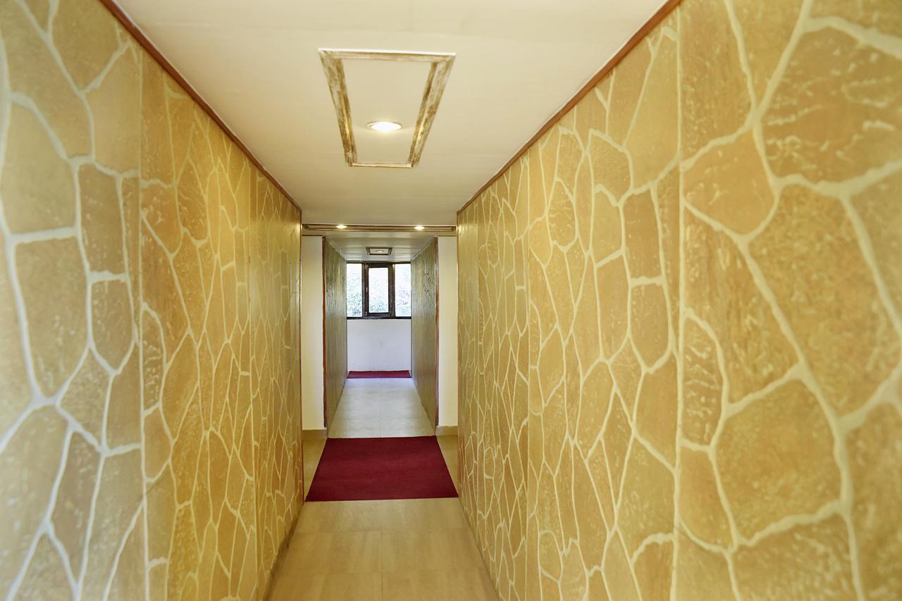 Oyo 8917 Hotel Crystal Palace ชิมลา ภายนอก รูปภาพ