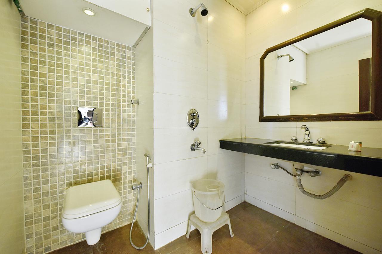 Oyo 8917 Hotel Crystal Palace ชิมลา ภายนอก รูปภาพ