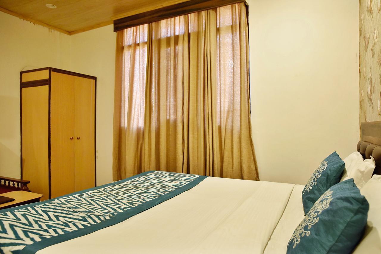 Oyo 8917 Hotel Crystal Palace ชิมลา ภายนอก รูปภาพ